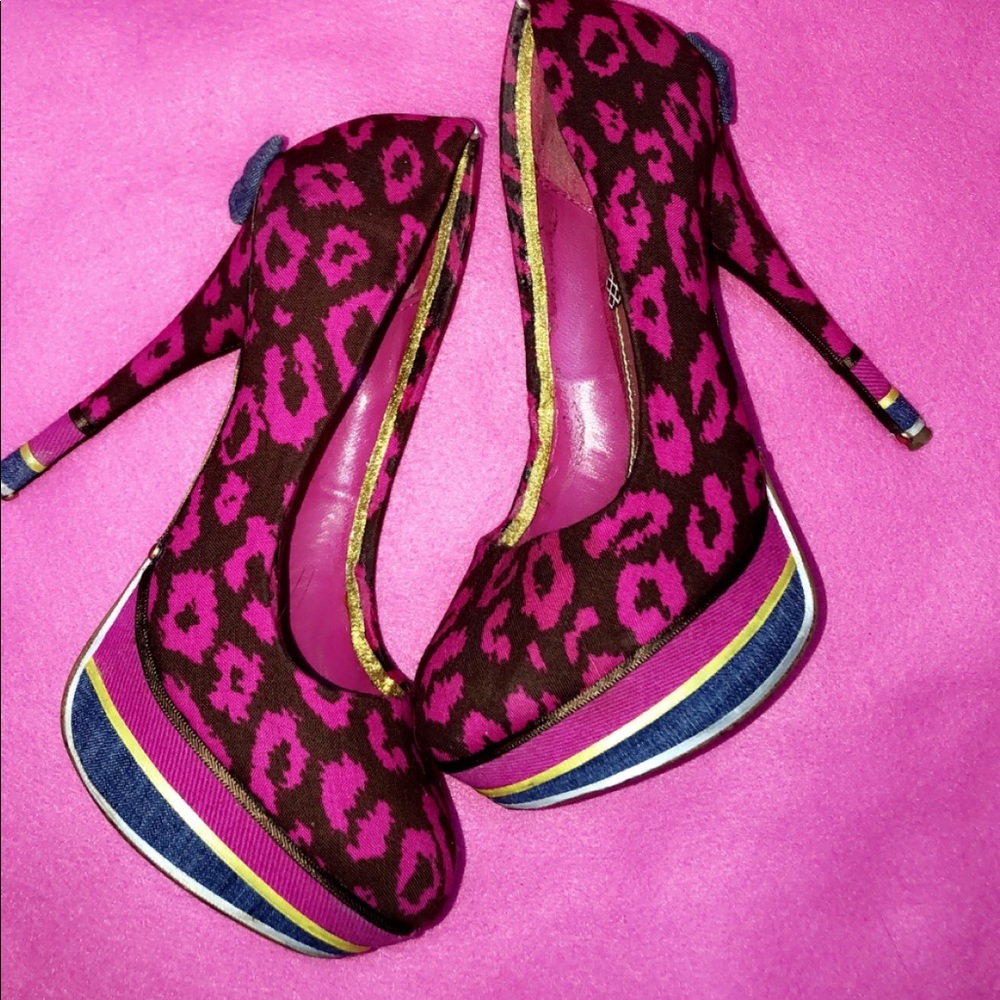 Shoes - Picture 3 of 4